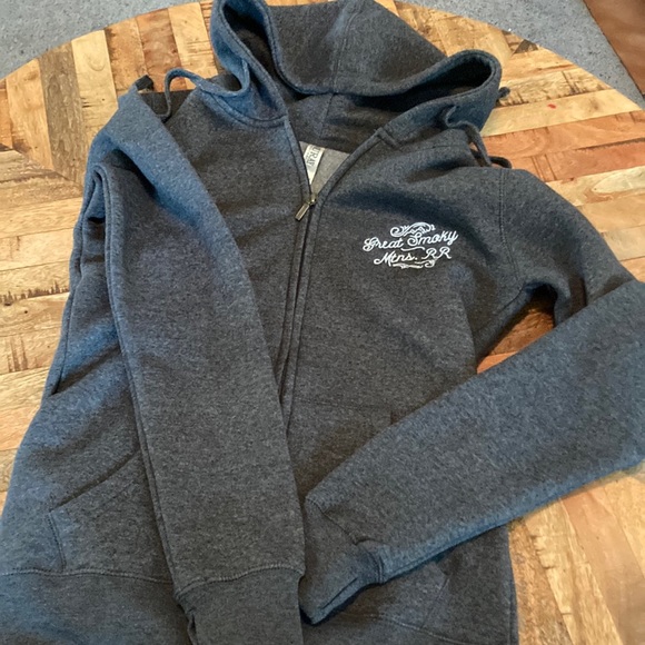 Smokey mountain hoodie. XS - Picture 1 of 4